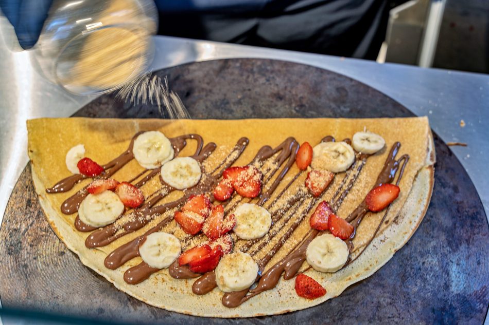 Crepe Nutella Banana Strawberry Biscotto
